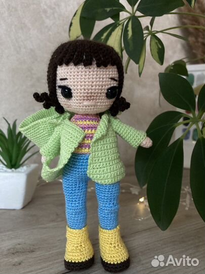 Вязаная игрушка кукла ручной работы