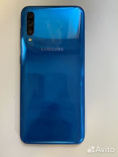 Samsung Galaxy A50, 4/64 ГБ