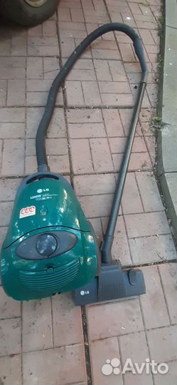Пылесос LG 1300 watt работает отлично