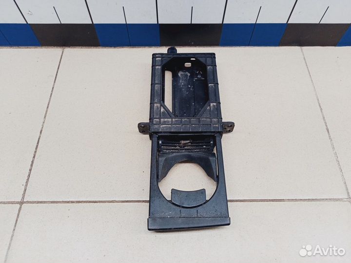 Подстаканник Avensis II 2003-2008