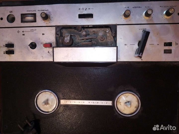 Катушечный магнитофон Маяк 202