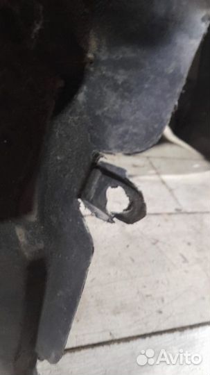 Подкрылок передний левый Toyota Verso С 2012 По