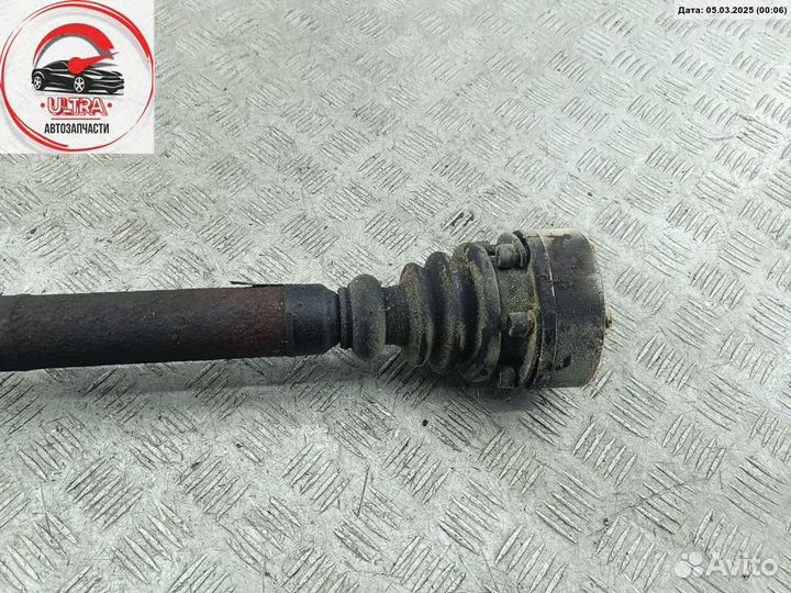 Полуось передняя левая б/у Volkswagen Passat B5+ (GP)