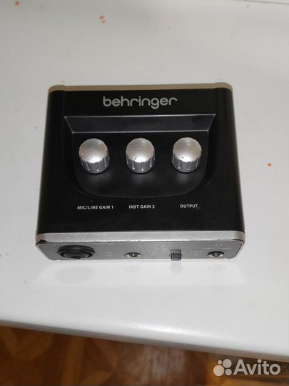 Внешняя звуковая карта behringer u-phoria UM-2