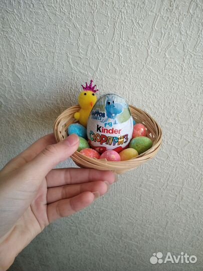 Мини пасхальная корзиночка с киндер сюрпризом