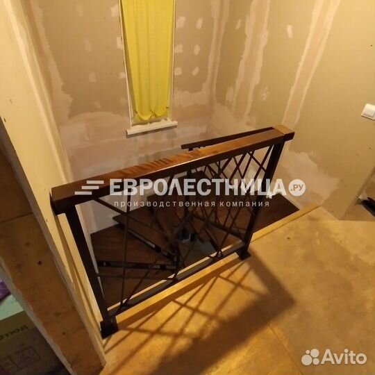Лестница на второй этаж