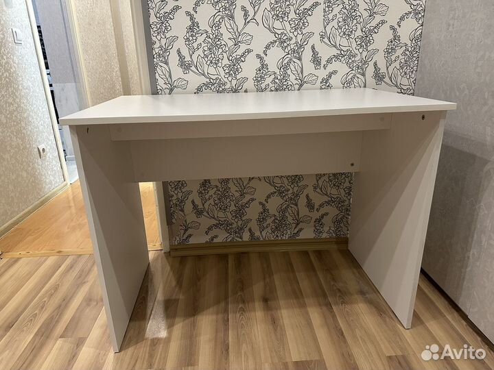 Стол компьютерный