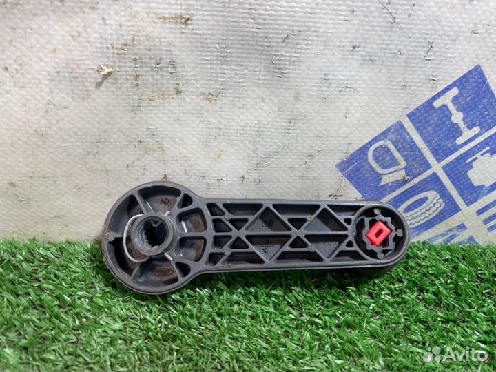 Ручка стеклоподъемника Ford Focus 2 хэтчбек 1.6