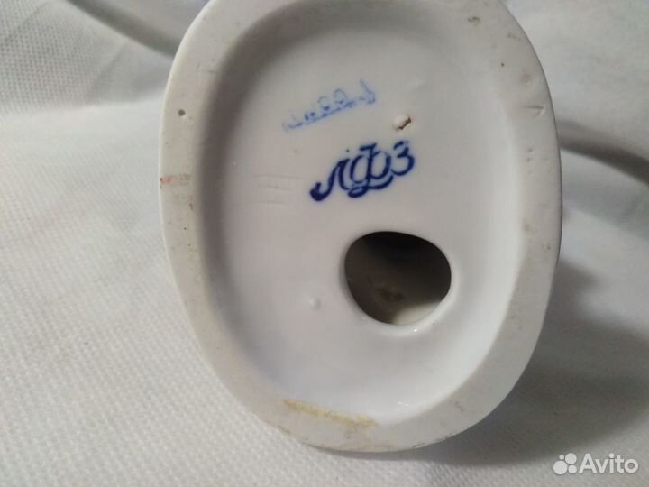 Статуэтка Якутка с цветком лфз