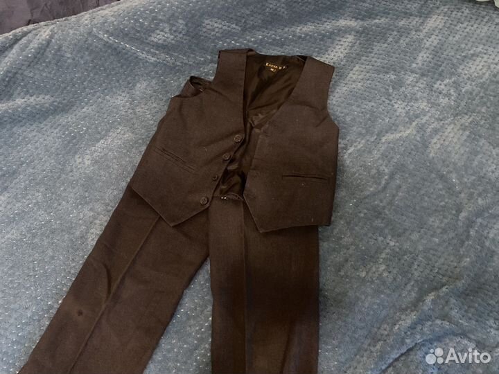 Костюм темно серый, рост 122