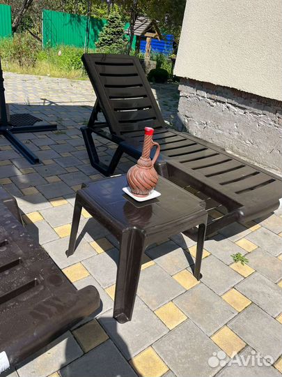 Шезлонги лежаки пластиковые