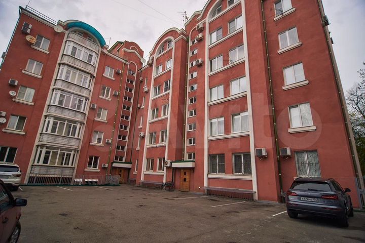 3-к. квартира, 130 м², 5/5 эт.