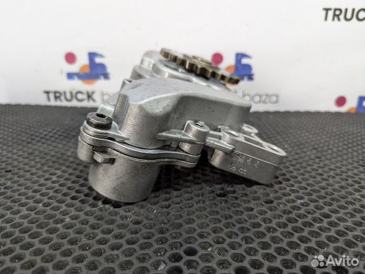 7421736639 Насос масляный