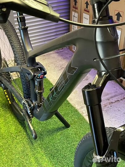 Топовый Trek Top Fuel 9.8 GX AXS RockShox Sid