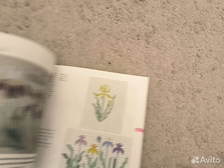 Книга Вышивка крестом Цветы