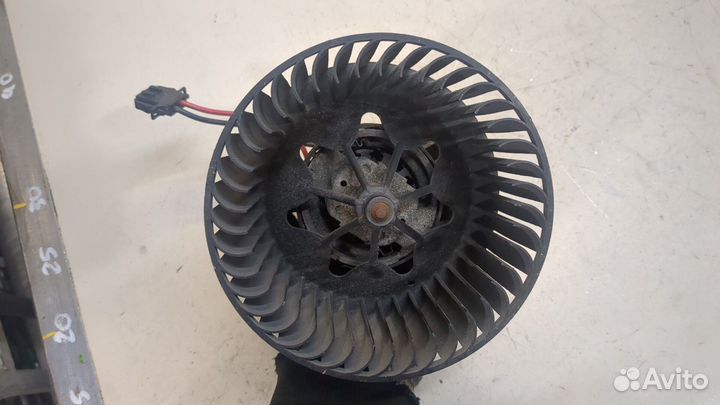 Двигатель отопителя Volkswagen Touran