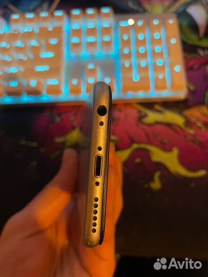 iPhone 6S, 16 ГБ