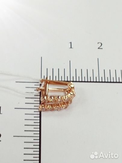 Серьги с синтетическим камнем Золото