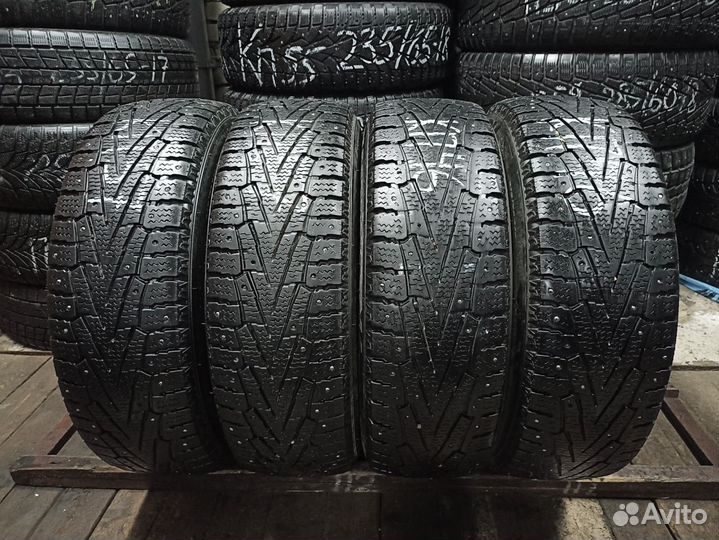 Roadstone Winguard WinSpike SUV 215/70 R16C 108T