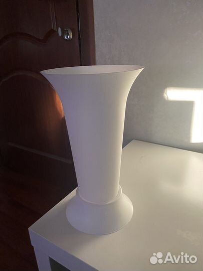 Ваза для цветов пластиковая