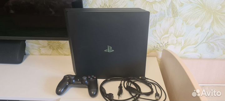 Sony playstation 4, PS4 Pro, 1tb, CUH-7208B