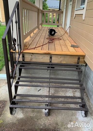 Лестница с забежными ступенями