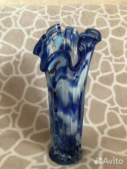 Вазы из цветного стекла