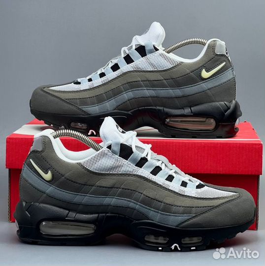 Серые кроссовки Nike Air Max 95