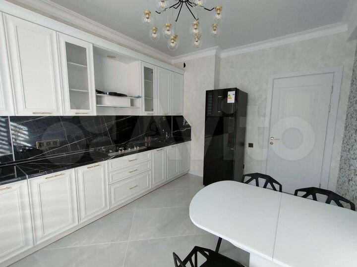 2-к. квартира, 80 м², 9/12 эт.
