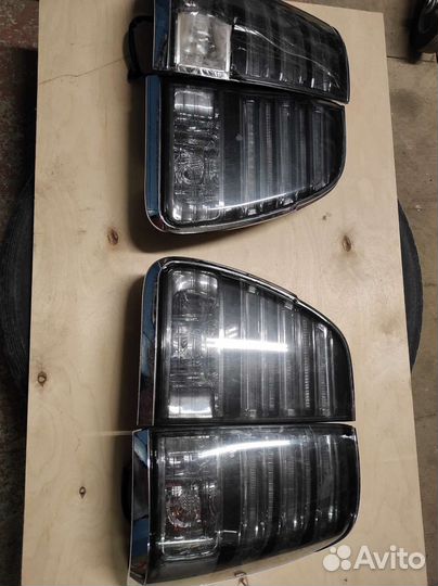 Комплект задних фонарей на Toyota Land Cruiser 100