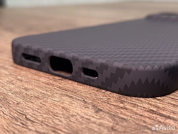 Карбоновый чехол iPhone 11,12,13,14