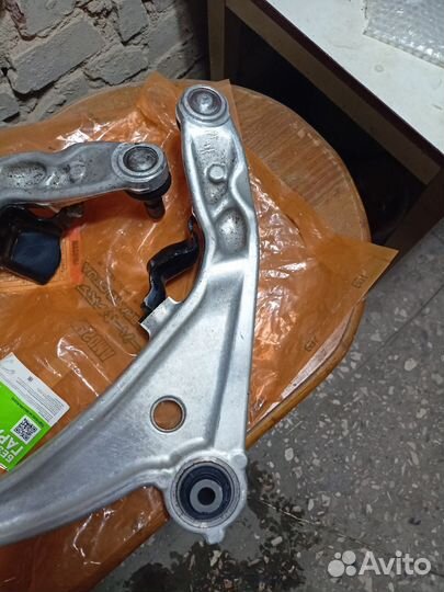 Передние рычаги Ниссан Теана J32 2.5л