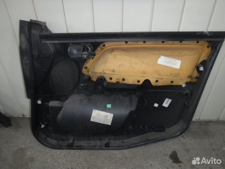 Обшивка двери передняя левая Ford Fusion fyjb 2005