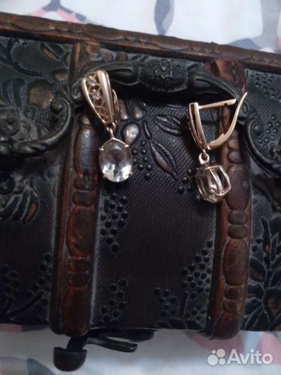 Золотые серьги