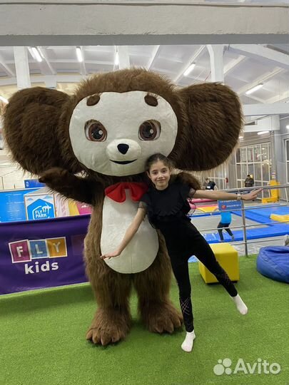 Чебурашка на день рождения и Мишка белая