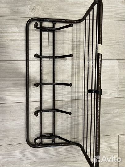 Вешалка настенная металлическая