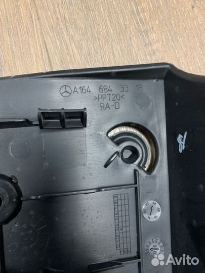 Накладка пола багажника левая Mercedes Gl 320 Cdi