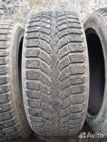Bridgestone Blizzak Spike-01 225/55 R18