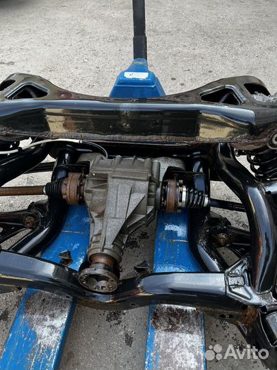 Touareg 1 задний подрамник в сборе