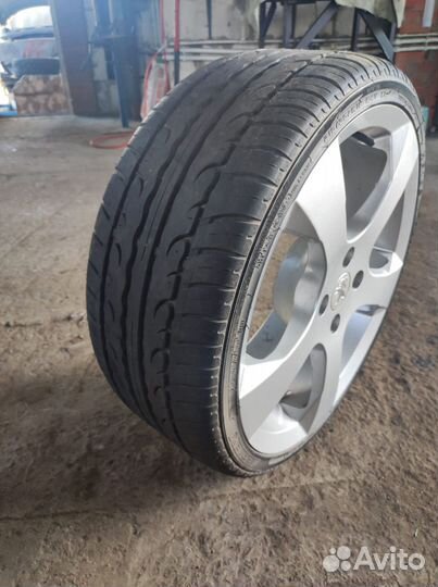 R18 Zeetex HP102 215/35, PCD 4x108 DIA 65.1