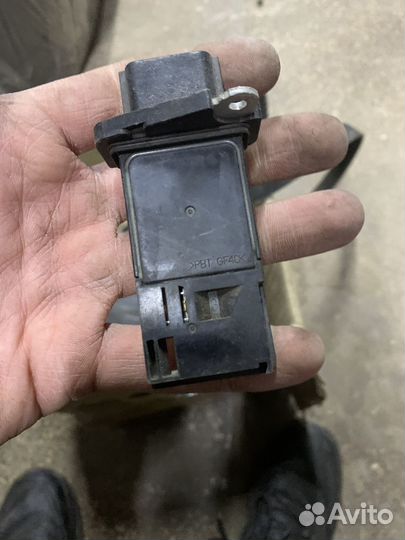 Датчик расхода воздуха AFH70M nissan infinity