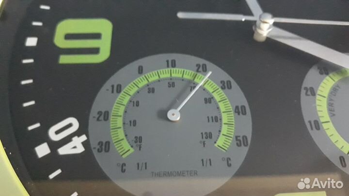 Настенные часы с термометром и гигрометром