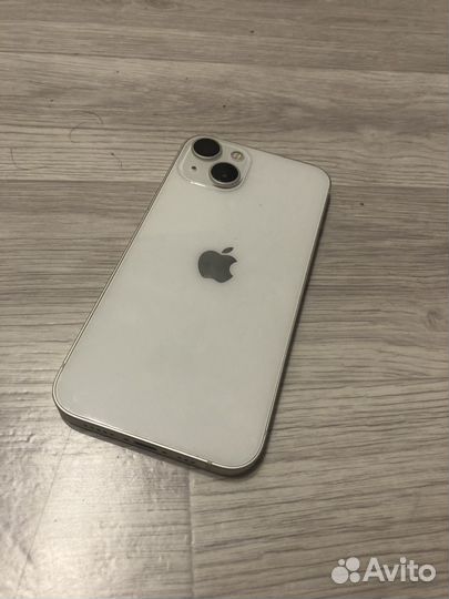 Телефон iPhone 13