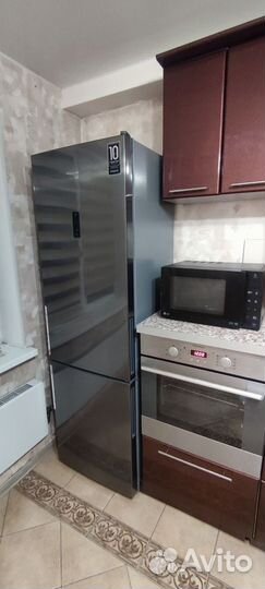 Продам холодильник Hotpoint Ariston HF 5201 X R бу