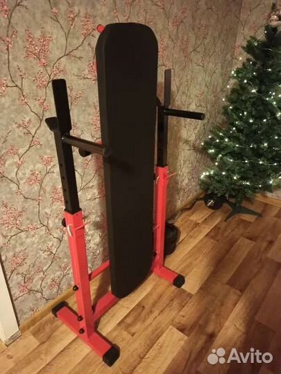Скамья со стойкой и штангой