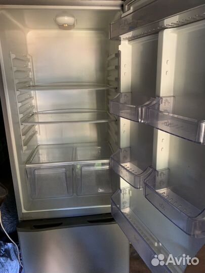 Двухкамерный холодильник Zanussi