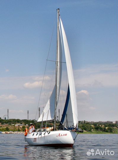 Продам парусную яхту 8,6 метров