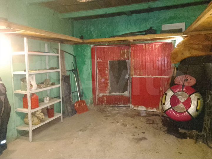 Гараж, > 30 м²