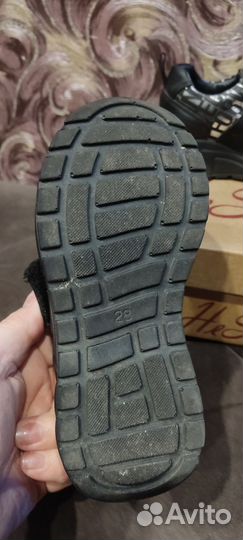 Кроссовки для девочки 28