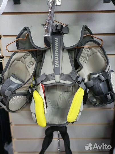 Нагрудник вратаря Warrior Ritual G5 YTH (L/XL)